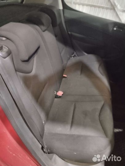 Задние сиденья Peugeot 308
