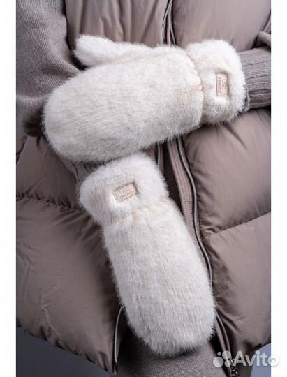 Варежки меховые женские UGG