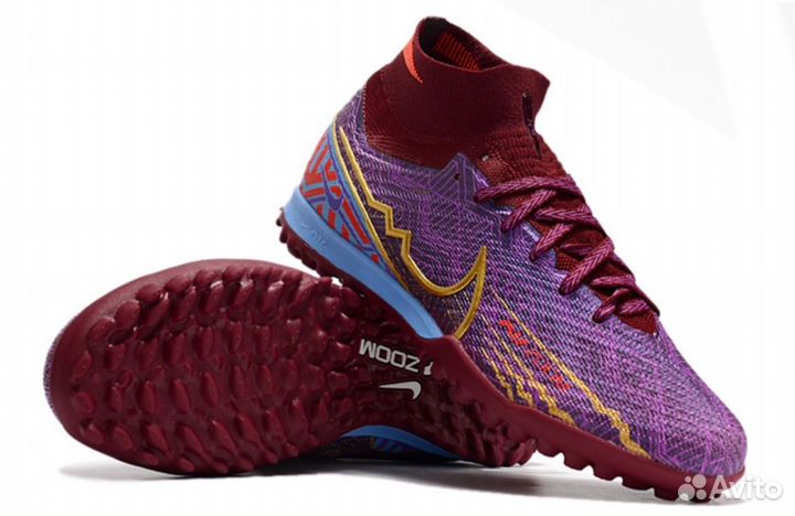 Футбольные бутсы Nike