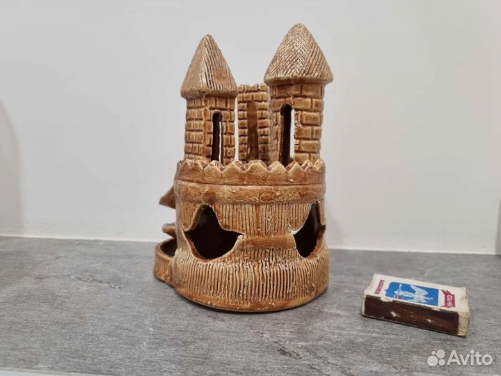 Замок для аквариума