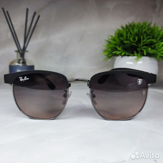 Очки солнцезащитные Ray-Ban (хит сезона)