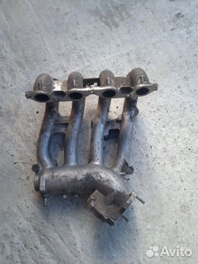 Коллектор впускной Лада 2112 21120 2002