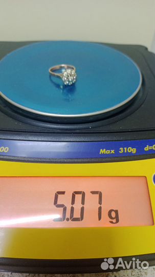 Золотое кольцо 583 пробы,с бриллиантами