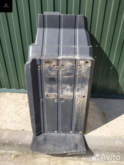 Подкрылок кабины лев. MAN TGS 2008 81612100675