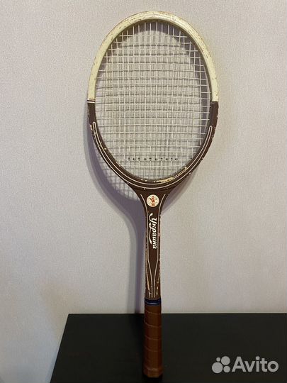 Деревянная ракетка для большого тенниса