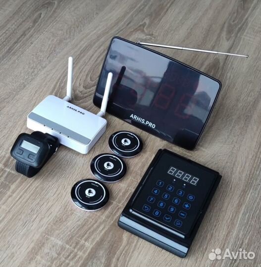 Кнопка вызова официанта с часами, табло, усилитель