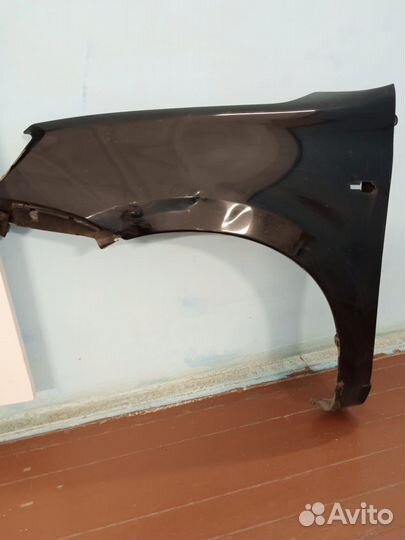 Крыло переднее левое и правое на LADA Granta