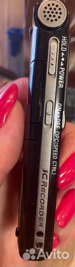 Цифровой диктофон Sony ICD-UX512