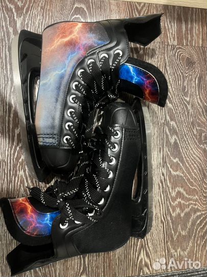 Коньки хоккейные