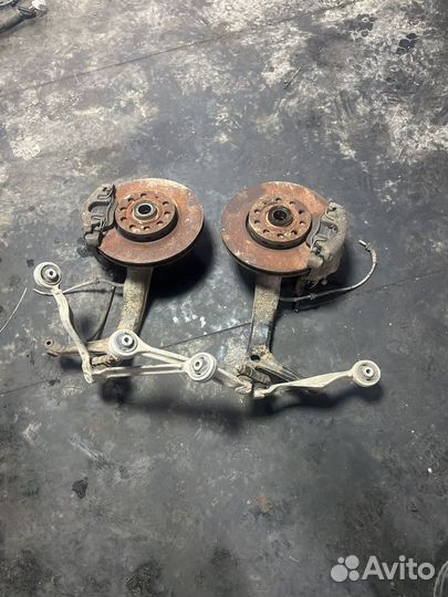 Поворотный кулак в сборе audi a4 b5