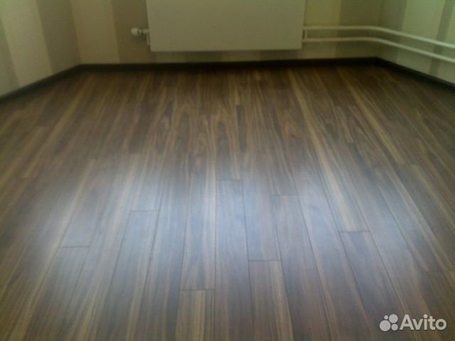 Укладка ламината, кварцвинила