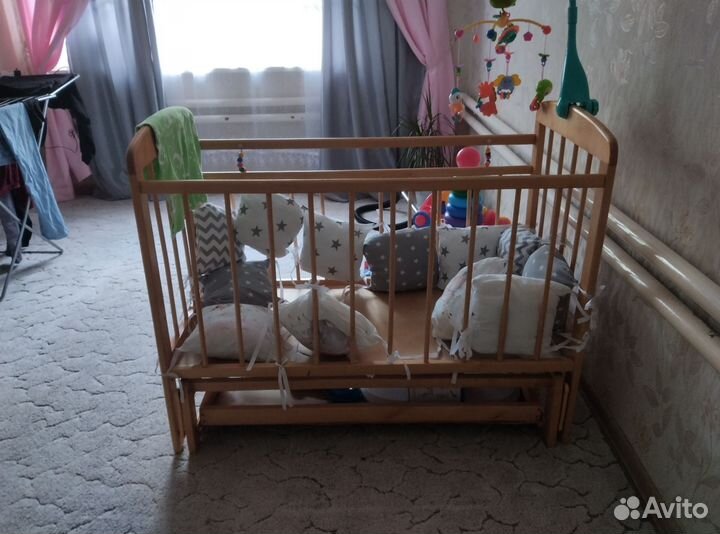 Детская кроватка