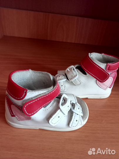 Босоножки для девочки 17 раз