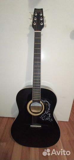 Акустическая гитара