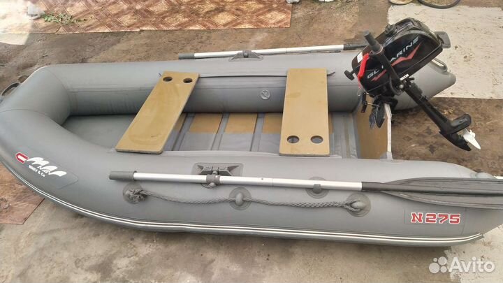 Лодка с мотором