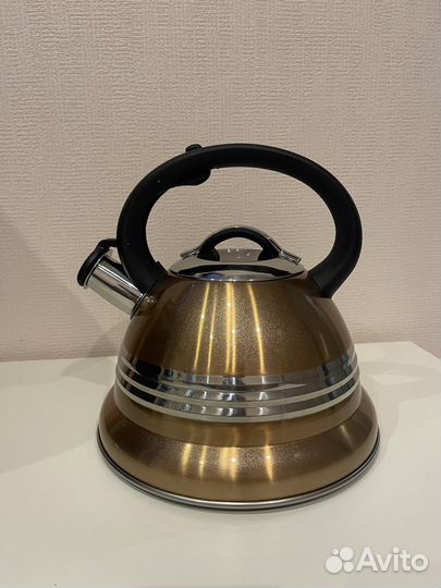 Чайник со свистком новый