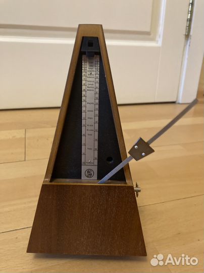 Метроном механический