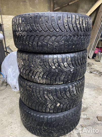 Bridgestone Blizzak Ice 235/45 R17