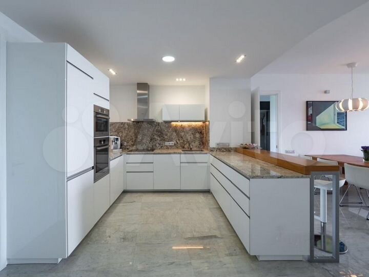 4-к. квартира, 129,7 м², 16/23 эт.