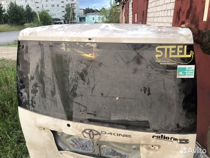 Стекло задней двери