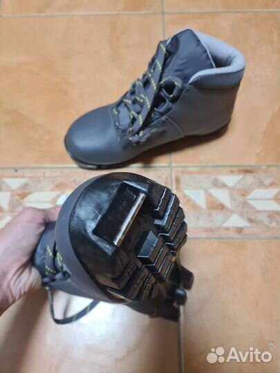 Лыжные ботинки