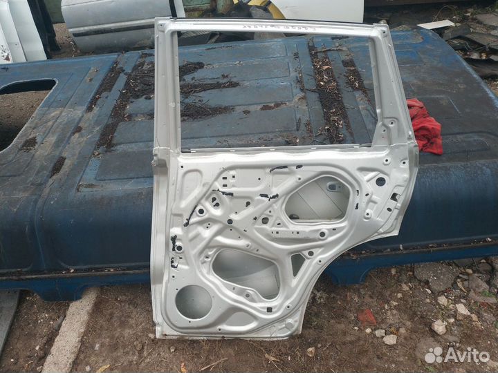 Дверь Сузуки Гранд Витара
