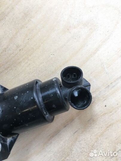 Насос омывателя фар правый Mercedes Benz Gl550