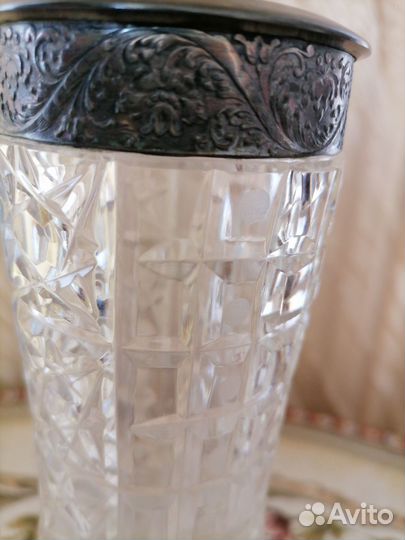 Ваза хрустальная для цветов