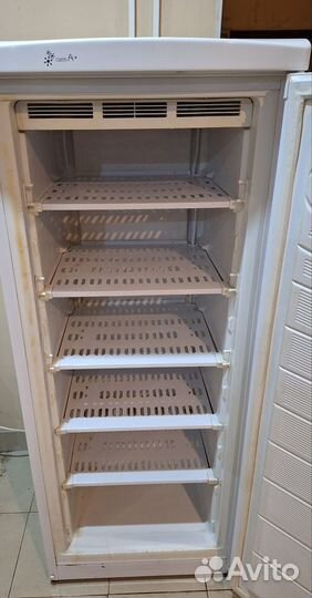 Морозилка вертикальная