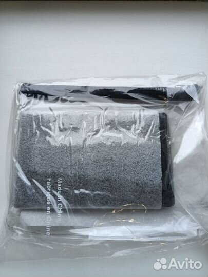 Зеркало на подставке в прозрачной косметичке