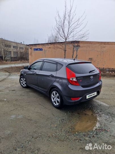 Hyundai Solaris 1.4 AT, 2012, 207 000 км