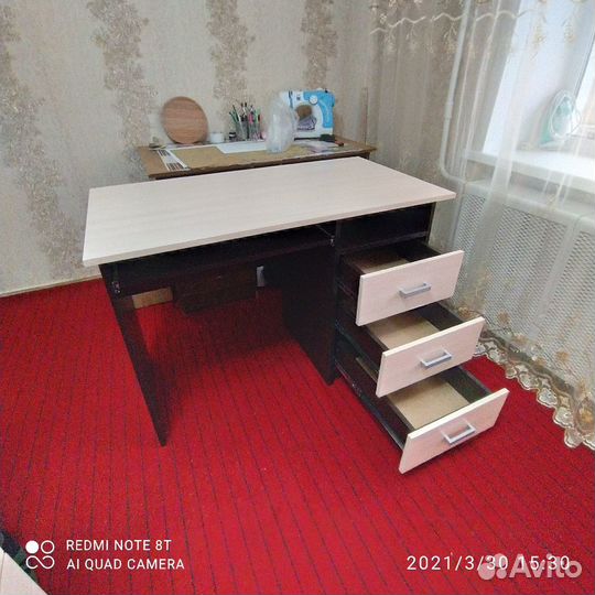 Стол письменный с ящиками