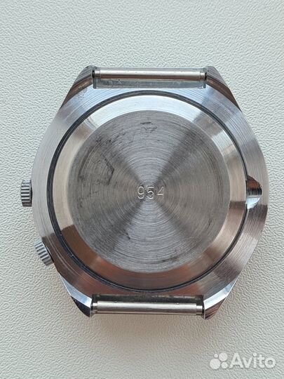 Часы Ракета Вечный календарь. Зелёный циферблат