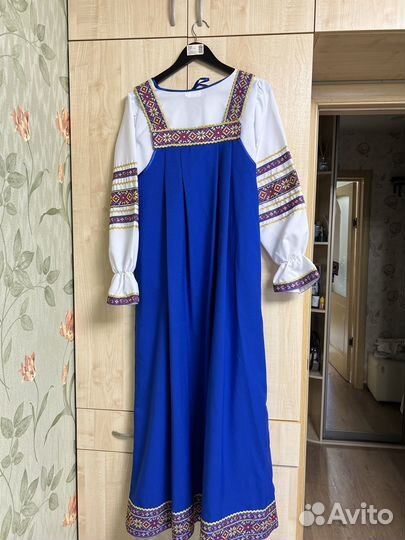 Женский русский народный костюм