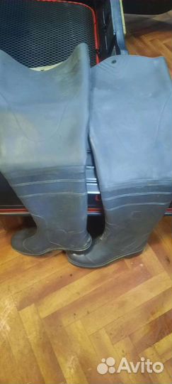 Резиновые сапоги