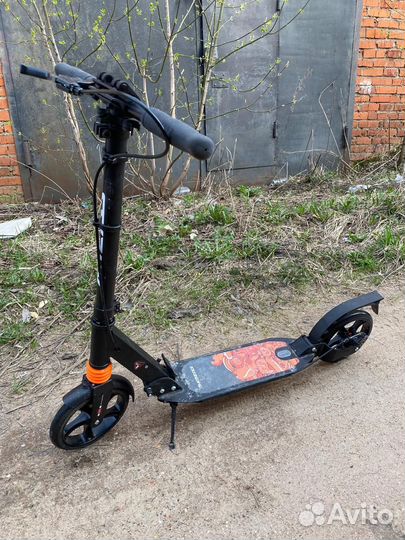 Самокат с дисковым тормозом
