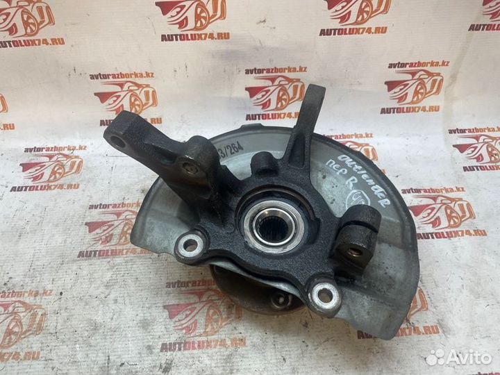 Кулак поворотный передний правый Mitsubishi