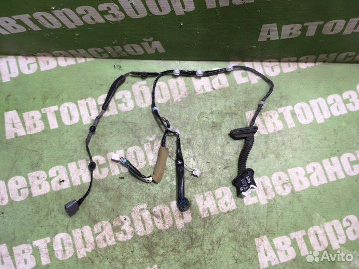 Проводка двери задняя правая Nissan Skyline PV36