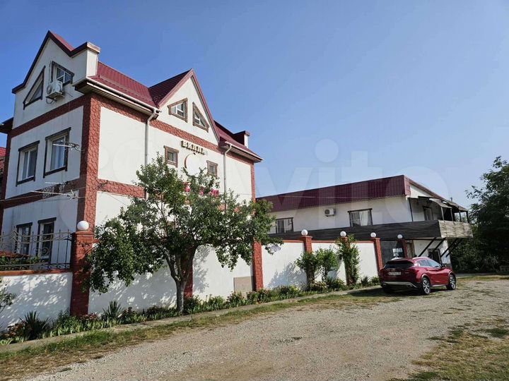 Дом 1000 м² на участке 8,3 сот.