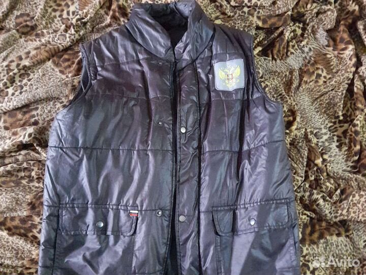 Безрукавка Россия 56