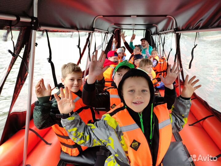 Экскурсионная лодка (речной трамвай) 8 метров