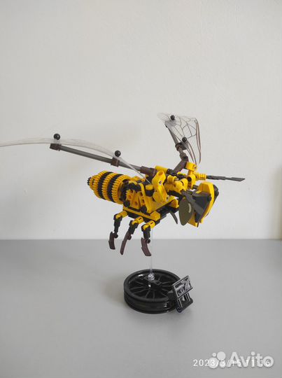 Конструктор с механизмом пчела