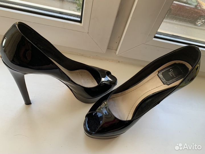 Туфли на каблуках