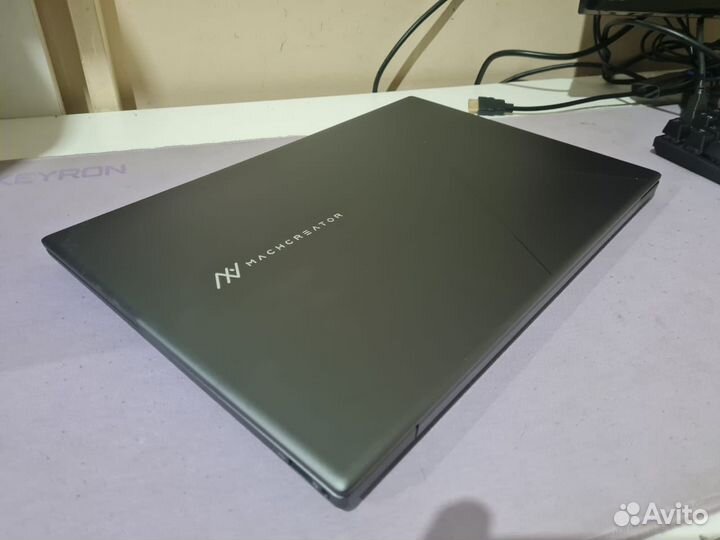 Новый ноутбук Machcreator i3 8gb SSD на гарантии