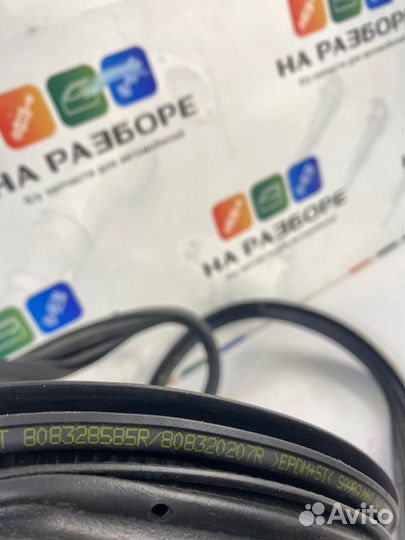 Уплотнительная резинка дверного проема передняя