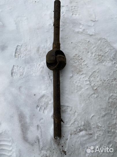 Шарнир поворотного кулака газ 66 СССР новый