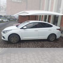 Hyundai Solaris 1.6 AT, 2019, 288 067 км, с пробегом, цена 800 000 руб.