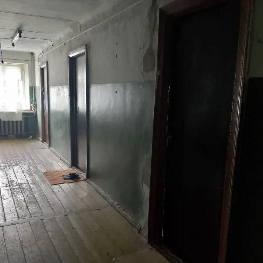 Квартира 3-комн. 29.3 м² за 300 000 ₽ в рп Октябрьский — фото 1