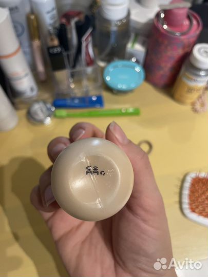 Тональная основа MAC studio radiance face & body