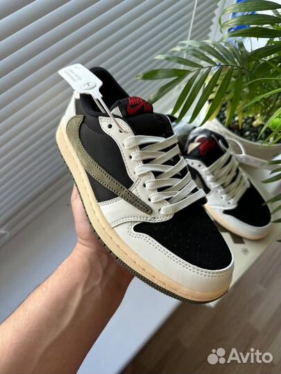 Nike air Jordan 1 low Travis Scott olive